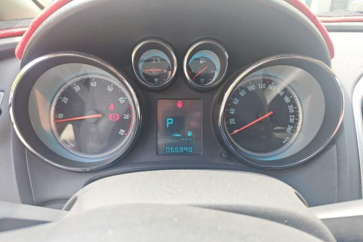 Used Buick GT 2014 XT 1.6L Automatic Fashion Edition Instrument Cluster