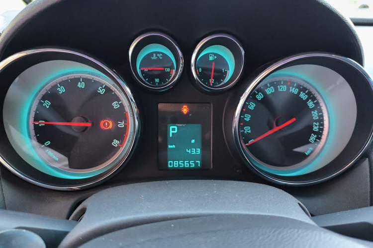 Used Buick GT 2014 XT 1.6L Automatic Fashion Edition Instrument Cluster