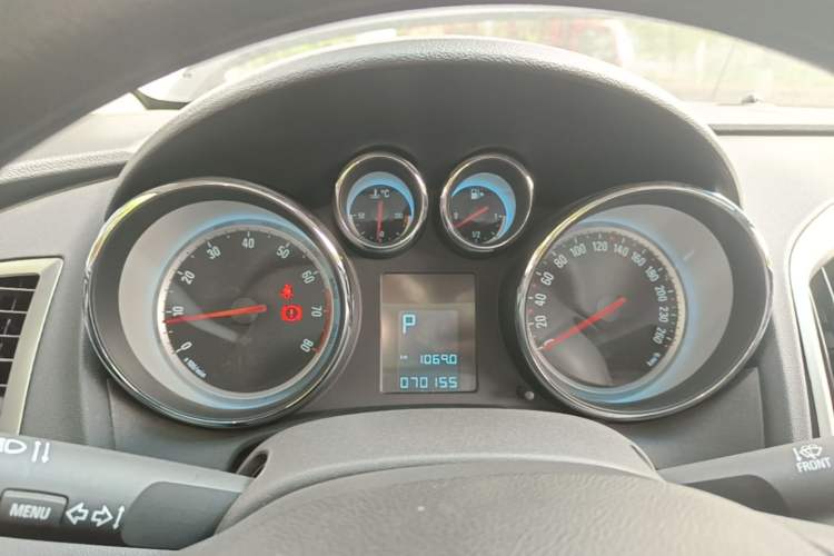 Used Buick GT 2014 XT 1.6L Automatic Fashion Edition Instrument Cluster