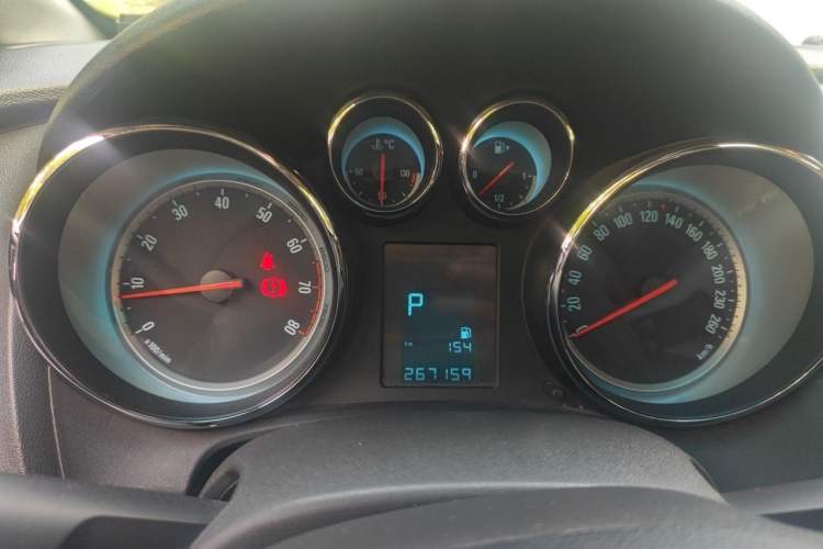 Used Buick GT 2014 XT 1.6L Automatic Fashion Edition Instrument Cluster