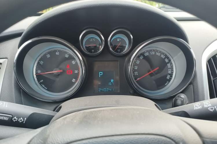 Used Buick GT 2014 XT 1.6L Automatic Fashion Edition Instrument Cluster