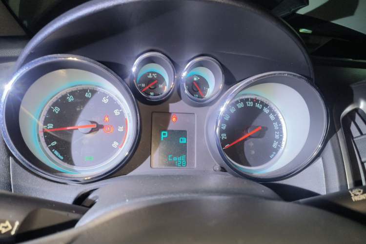 Used Buick GT 2014 XT 1.6L Automatic Fashion Edition Instrument Cluster