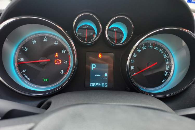 Used Buick GT 2014 XT 1.6L Automatic Fashion Edition Instrument Cluster