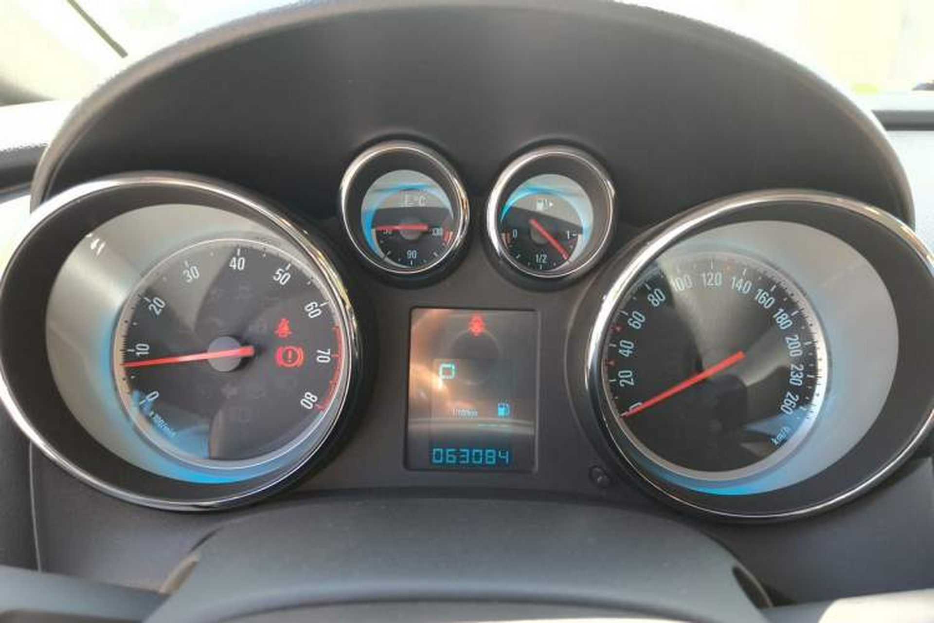 Used Buick GT 2014 XT 1.6L Automatic Fashion Edition Instrument Cluster