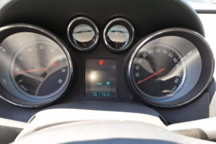 Used Buick GT 2014 XT 1.6L Automatic Fashion Edition Instrument Cluster