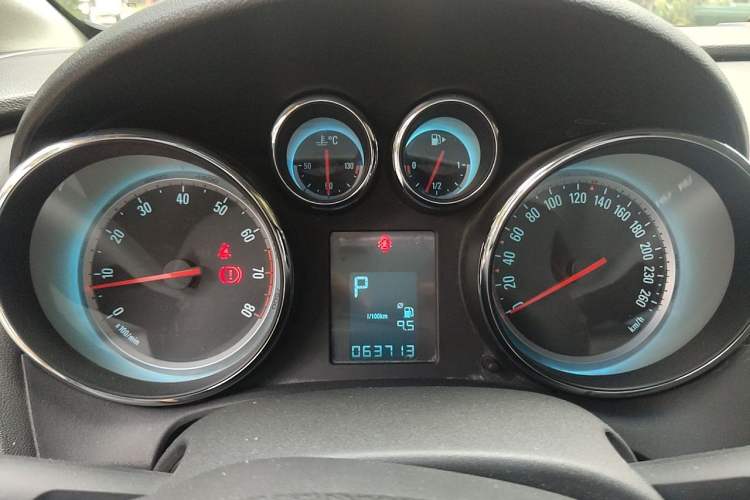 Used Buick GT 2014 XT 1.6L Automatic Fashion Edition Instrument Cluster