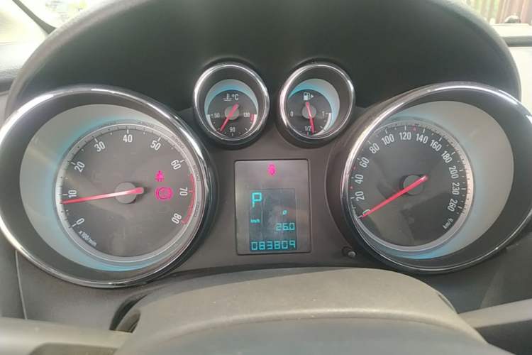 Used Buick GT 2014 XT 1.6L Automatic Fashion Edition Instrument Cluster