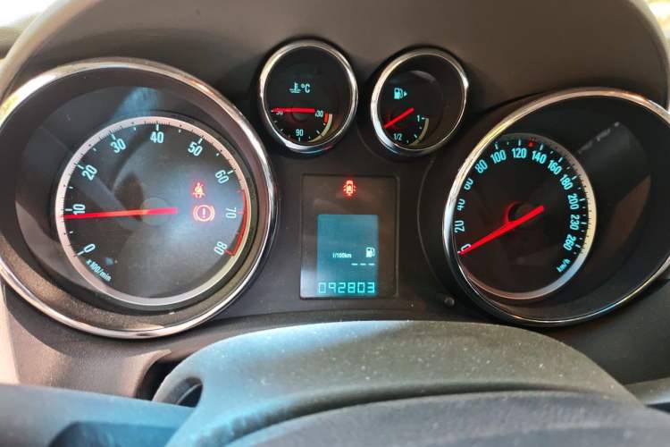 Used Buick GT 2014 XT 1.6L Manual Comfort Edition Instrument Cluster