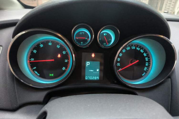 Used Buick GT 2014 XT 1.6L Automatic Fashion Edition Instrument Cluster