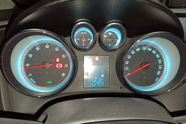 Used Buick GT 2014 XT 1.6L Automatic Fashion Edition Instrument Cluster