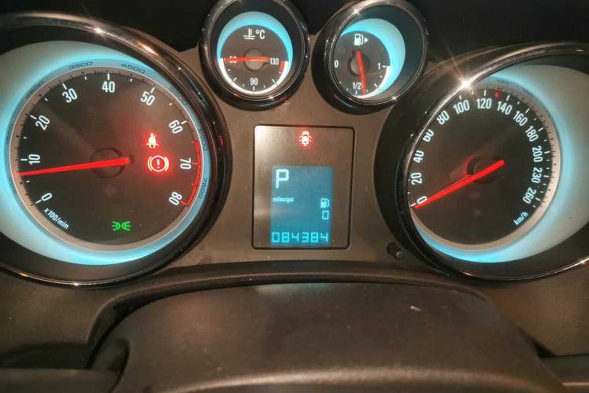 Used Buick GT 2014 XT 1.6L Automatic Fashion Edition Instrument Cluster