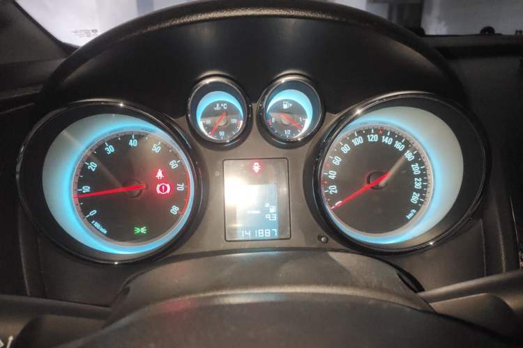 Used Buick GT 2014 XT 1.6L Automatic Fashion Edition Instrument Cluster