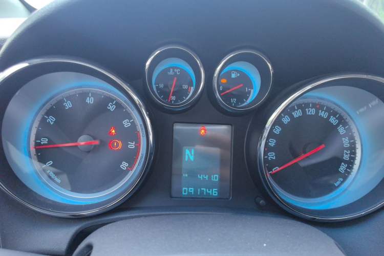 Used Buick GT 2014 XT 1.6L Automatic Fashion Edition Instrument Cluster