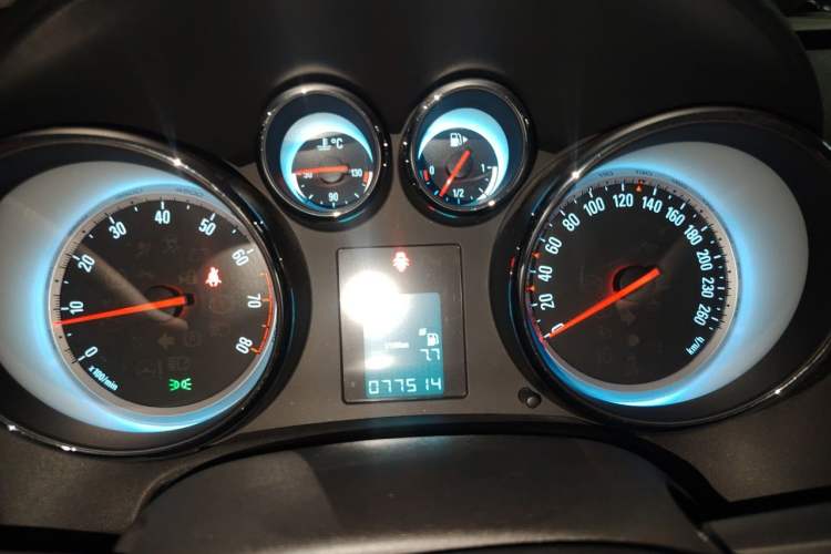 Used Buick GT 2014 XT 1.6L Automatic Fashion Edition Instrument Cluster