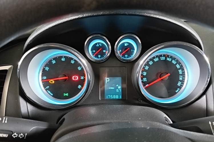 Used Buick GT 2014 XT 1.6L Automatic Fashion Edition Instrument Cluster