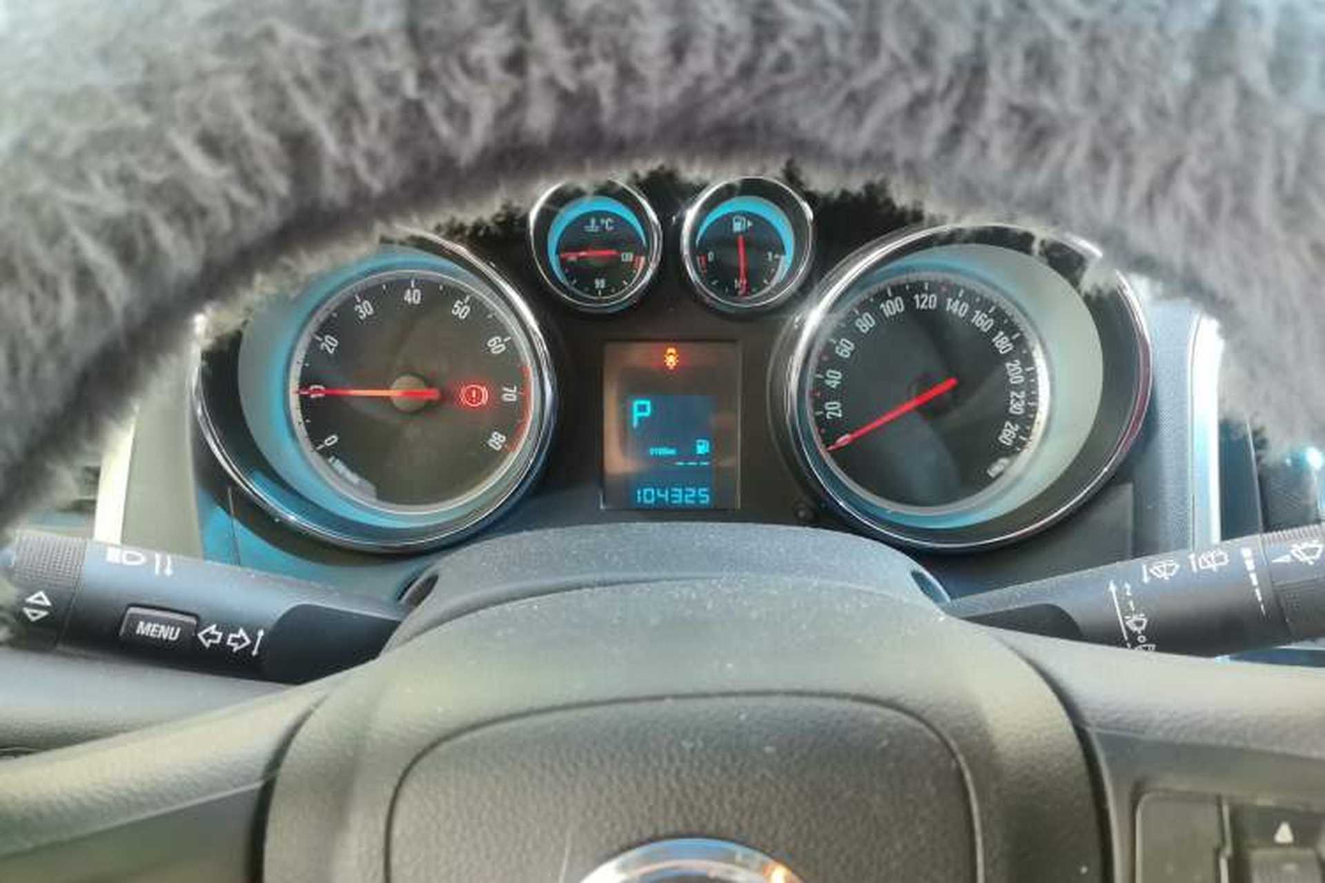 Used Buick GT 2014 XT 1.6L Automatic Fashion Edition Instrument Cluster