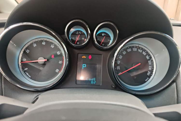 Used Buick GT 2014 XT 1.6L Automatic Fashion Edition Instrument Cluster