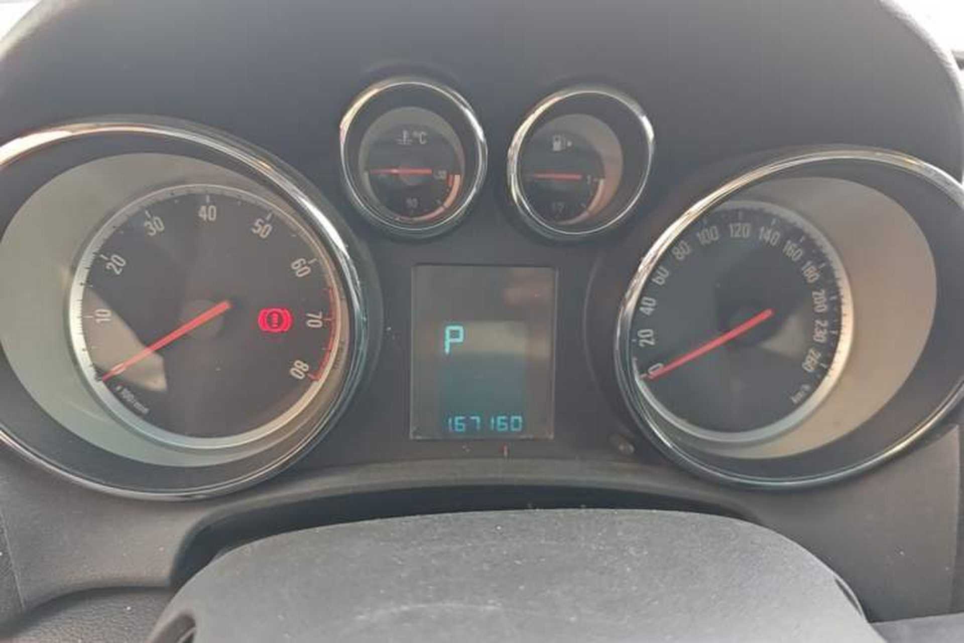Used Buick GT 2014 XT 1.6L Automatic Fashion Edition Instrument Cluster