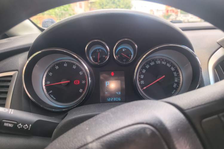 Used Buick GT 2014 XT 1.6L Automatic Fashion Edition Instrument Cluster