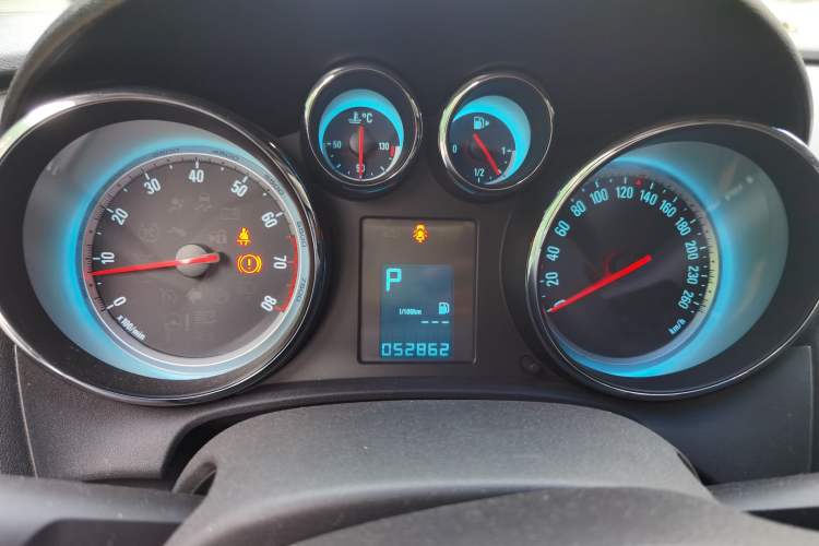 Used Buick GT 2014 XT 1.6L Automatic Fashion Edition Instrument Cluster