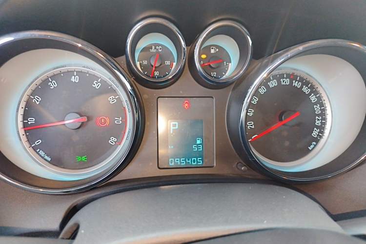 Used Buick GT 2014 XT 1.6L Automatic Fashion Edition Instrument Cluster