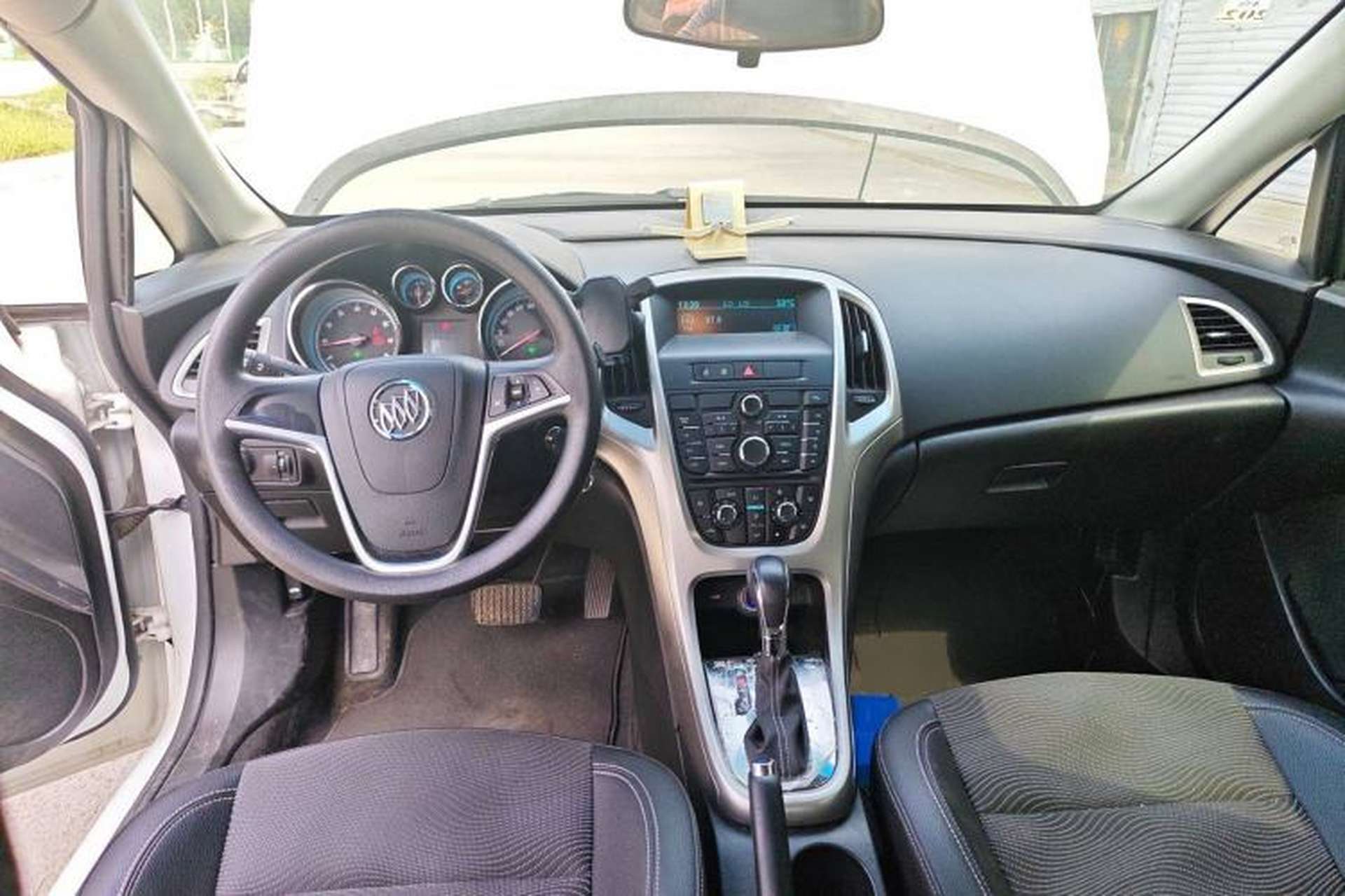 Used Buick GT 2014 XT 1.6L Automatic Fashion Edition Interior 2