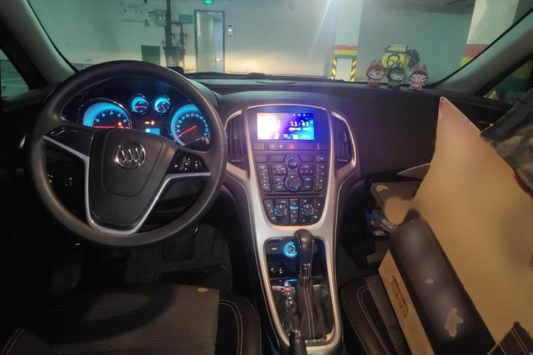 Used Buick GT 2014 XT 1.6L Automatic Fashion Edition Interior 2