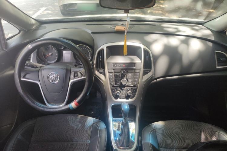 Used Buick GT 2014 XT 1.6L Automatic Fashion Edition Interior 2