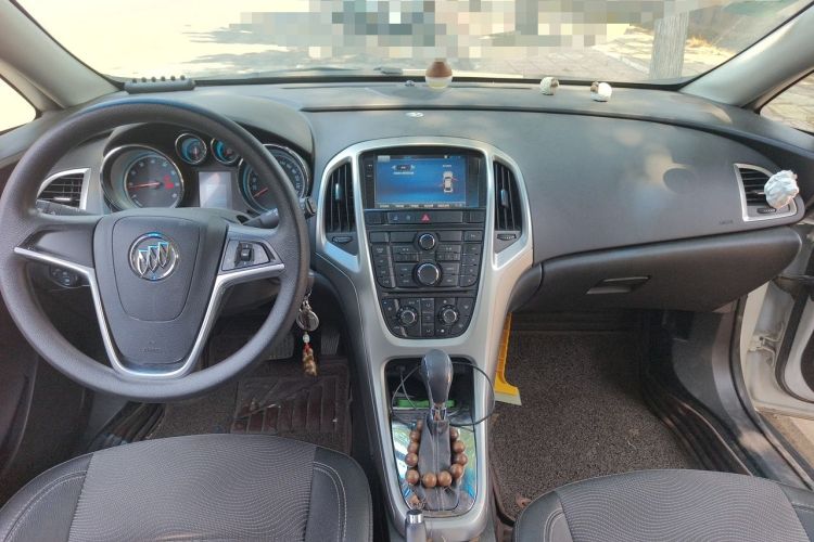 Used Buick GT 2014 XT 1.6L Automatic Fashion Edition Interior 2