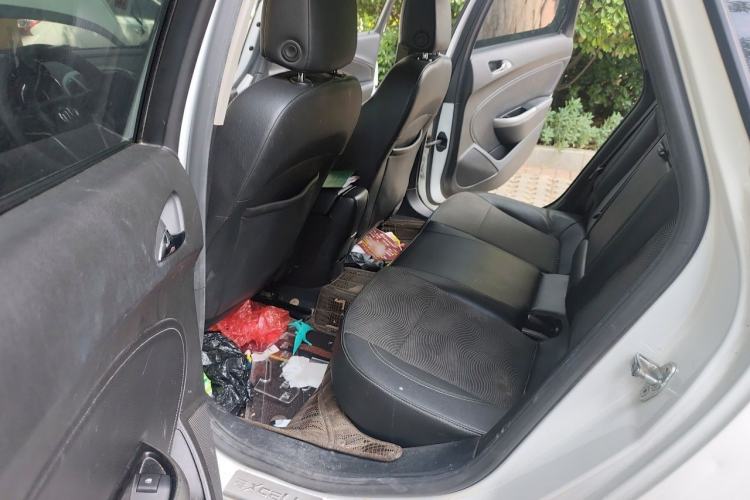 Used Buick GT 2014 XT 1.6L Automatic Fashion Edition Interior 4