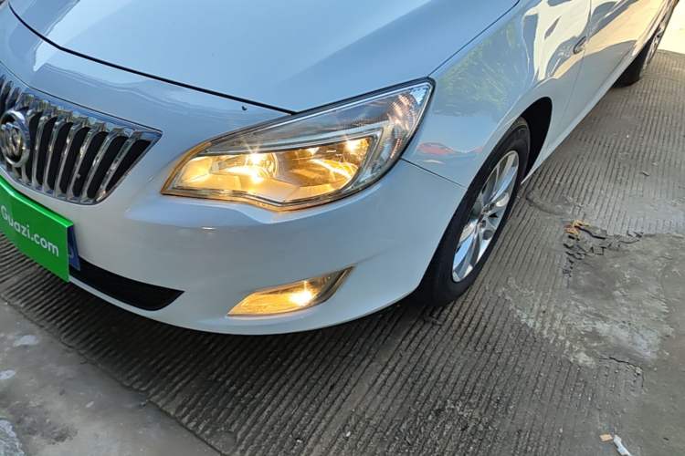 Used Buick GT 2014 XT 1.6L Automatic Fashion Edition Left Front Headlight