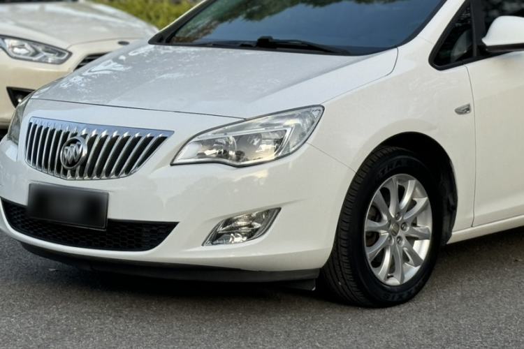 Used Buick GT 2014 XT 1.6L Automatic Fashion Edition Left Front Headlight