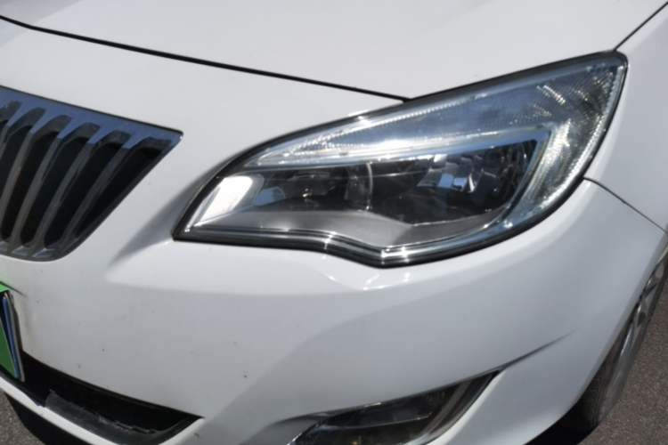 Used Buick GT 2014 XT 1.6L Automatic Fashion Edition Left Front Headlight