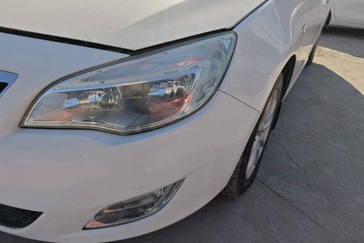 Used Buick GT 2014 XT 1.6L Automatic Fashion Edition Left Front Headlight