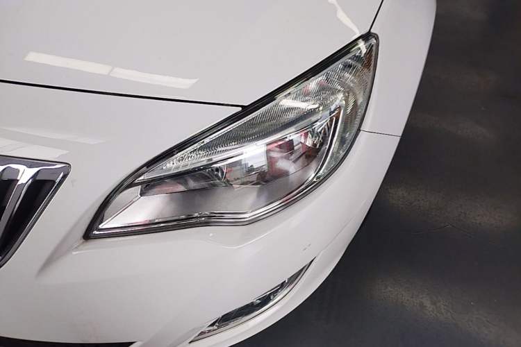 Used Buick GT 2014 XT 1.6L Automatic Fashion Edition Left Front Headlight