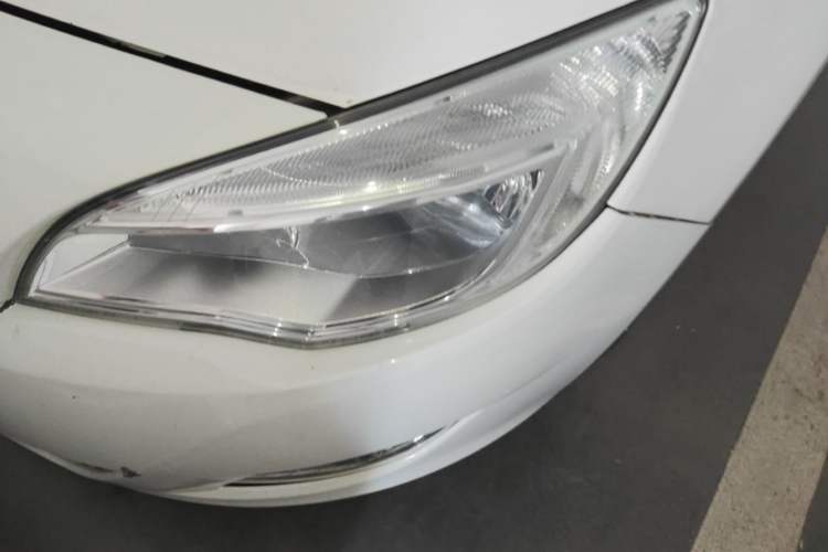 Used Buick GT 2014 XT 1.6L Automatic Fashion Edition Left Front Headlight