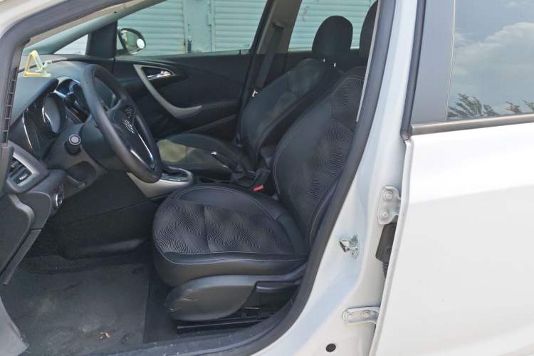 Used Buick GT 2014 XT 1.6L Automatic Fashion Edition Left Front Seat