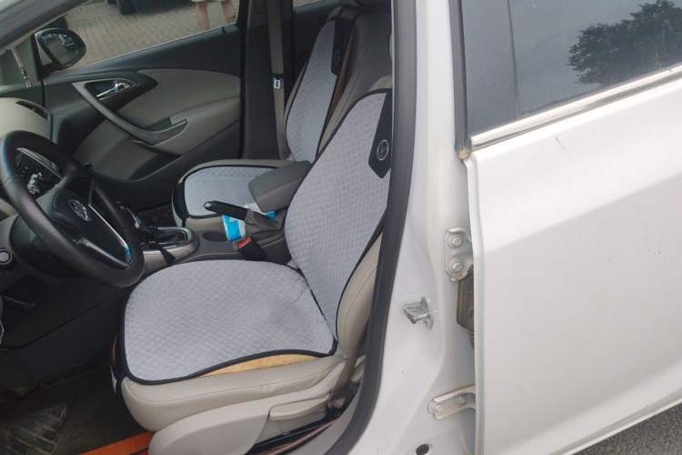 Used Buick GT 2014 XT 1.6L Automatic Comfort Edition Left Front Seat