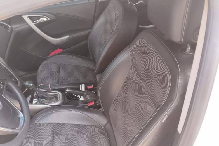 Used Buick GT 2014 XT 1.6L Automatic Fashion Edition Left Front Seat