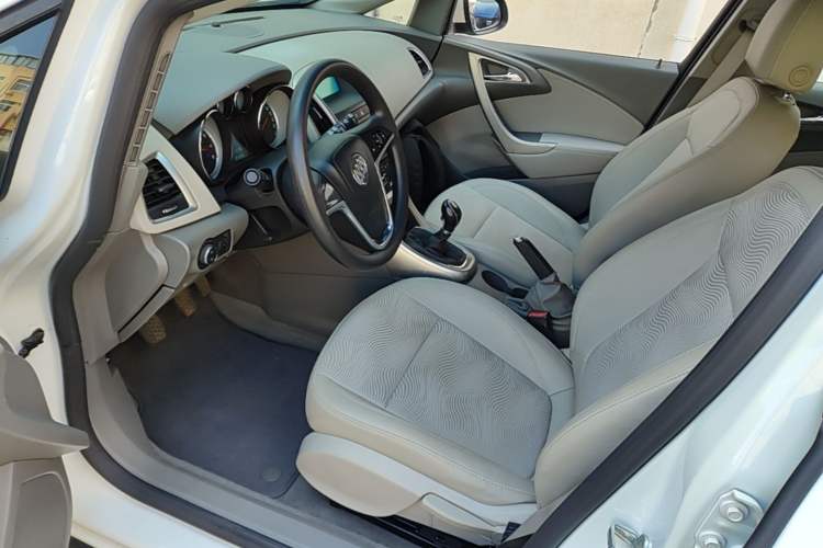 Used Buick GT 2014 XT 1.6L Manual Entry-Level Model Left Front Seat