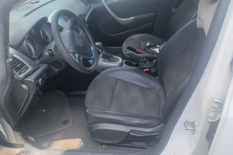 Used Buick GT 2014 XT 1.6L Automatic Fashion Edition Left Front Seat