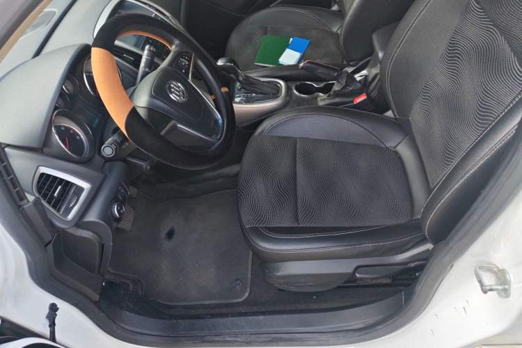 Used Buick GT 2014 XT 1.6L Automatic Fashion Edition Left Front Seat