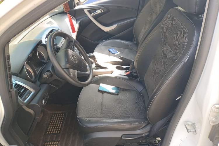 Used Buick GT 2014 XT 1.6L Automatic Fashion Edition Left Front Seat