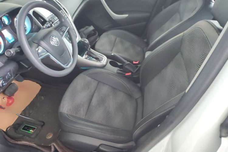 Used Buick GT 2014 XT 1.6L Automatic Fashion Edition Left Front Seat