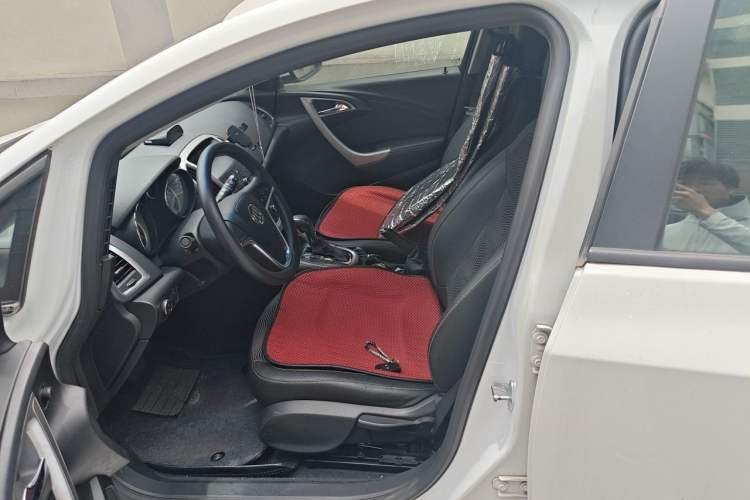 Used Buick GT 2014 XT 1.6L Automatic Fashion Edition Left Front Seat