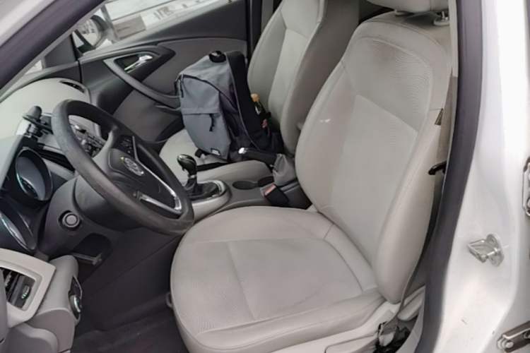 Used Buick GT 2014 XT 1.6L Manual Entry-Level Model Left Front Seat