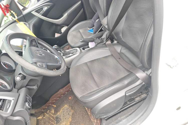 Used Buick GT 2014 XT 1.6L Automatic Fashion Edition Left Front Seat