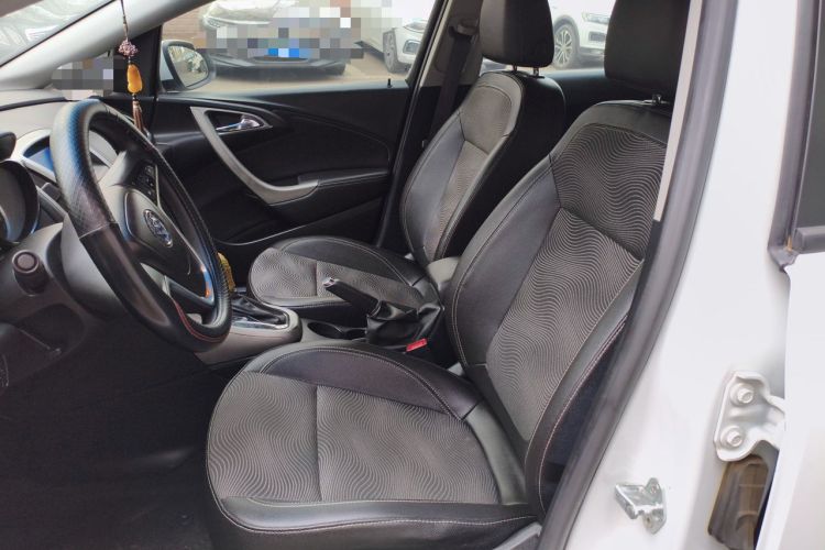 Used Buick GT 2014 XT 1.6L Automatic Fashion Edition Left Front Seat