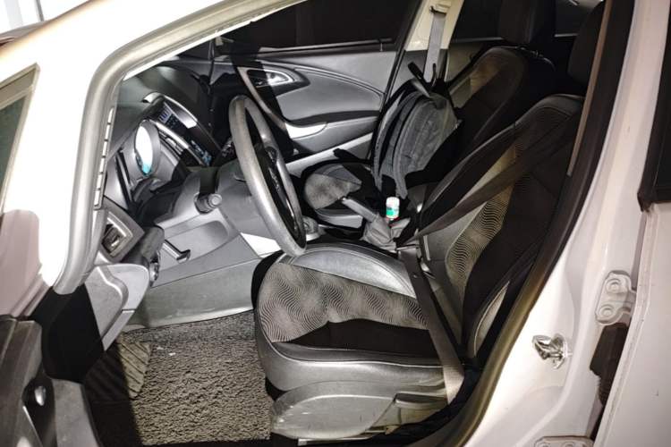 Used Buick GT 2014 XT 1.6L Automatic Fashion Edition Left Front Seat
