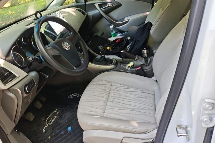 Used Buick GT 2014 XT 1.6L Manual Comfort Edition Left Front Seat